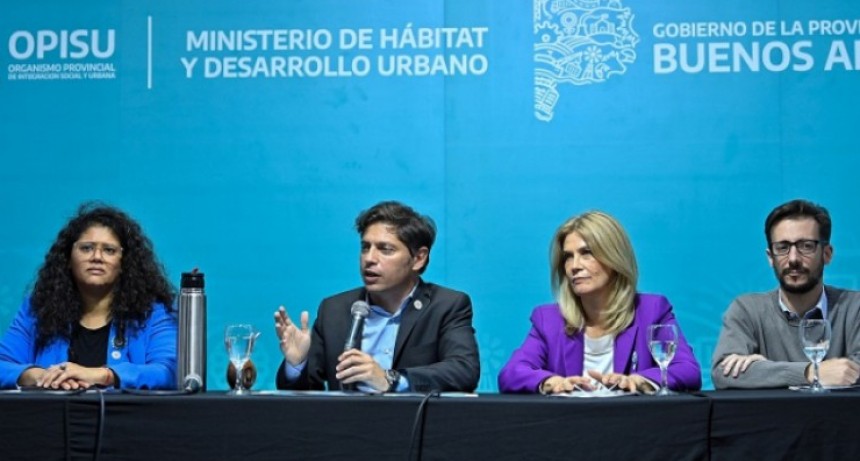 Kicillof encabezó la firma de contratos para la ejecución de obras de integración urbana en seis municipios