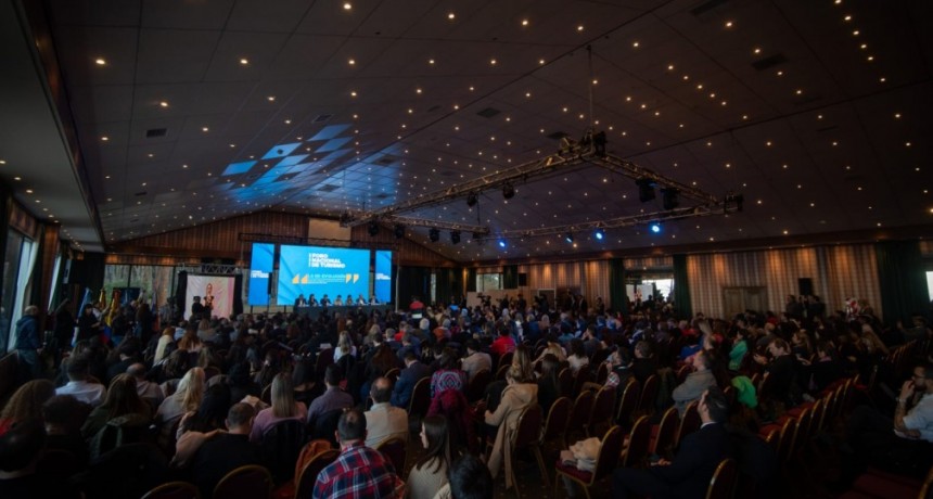 Se inauguró el 3er Foro Nacional de Turismo en Tierra del Fuego AIAS