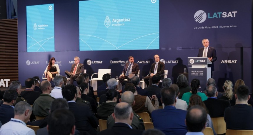 Alberto Fernández: “Empresas del Estado de alta tecnología como ARSAT y el INVAP ponen a la Argentina en un lugar de privilegio en el mundo”