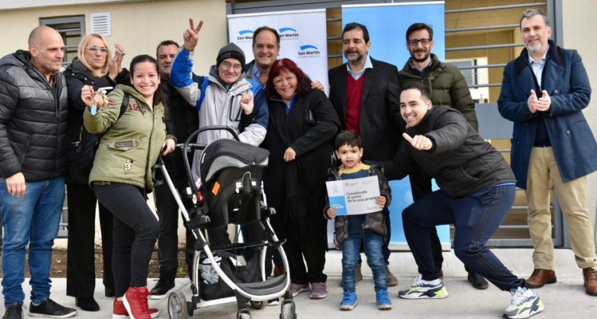 Se inauguró el segundo DDUU de Procrear en San Martin