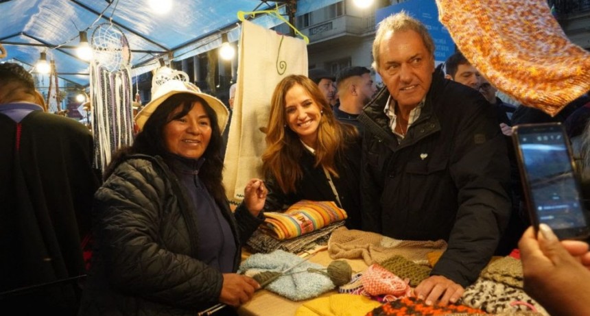 Daniel Scioli recorrió la Feria de la Economía Popular y el Cooperativismo