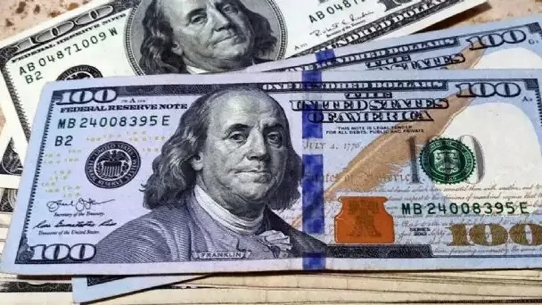 Dólar libre récord: el “blue” alcanza los $1.300