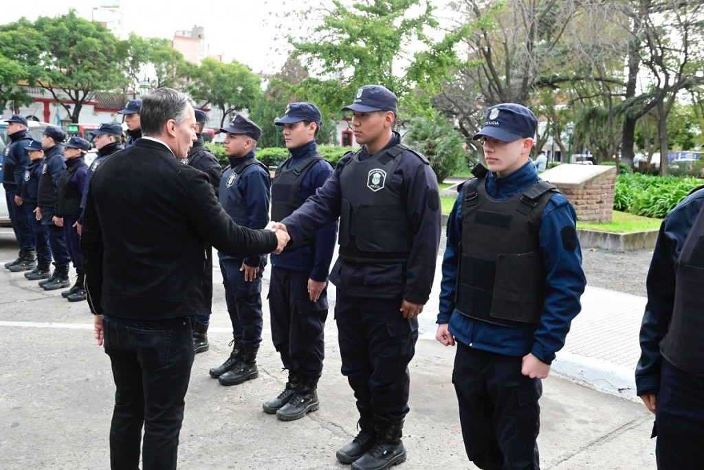 Fernando Gray puso en funciones a 51 conductores de móviles policiales en Esteban Echeverría