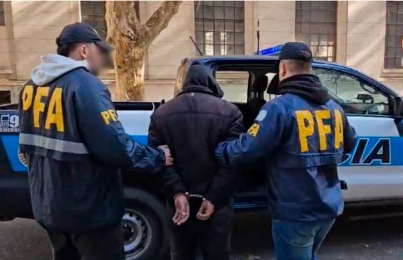 En múltiples operativos en Córdoba y Buenos Aires, PFA desbarató puntos de venta de drogas