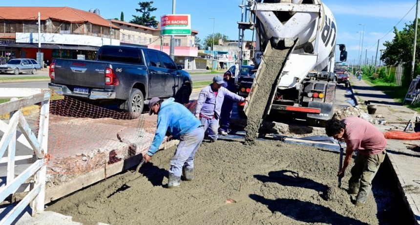 Esteban Echeverría avanza con obras de bacheo en hormigón en la Ruta Nacional 205