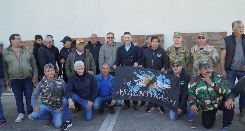 Merlo rinde homenaje a los caídos del ARA General Belgrano