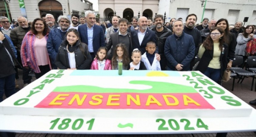 Kicillof y Secco lideran acto por el 223° aniversario de Ensenada