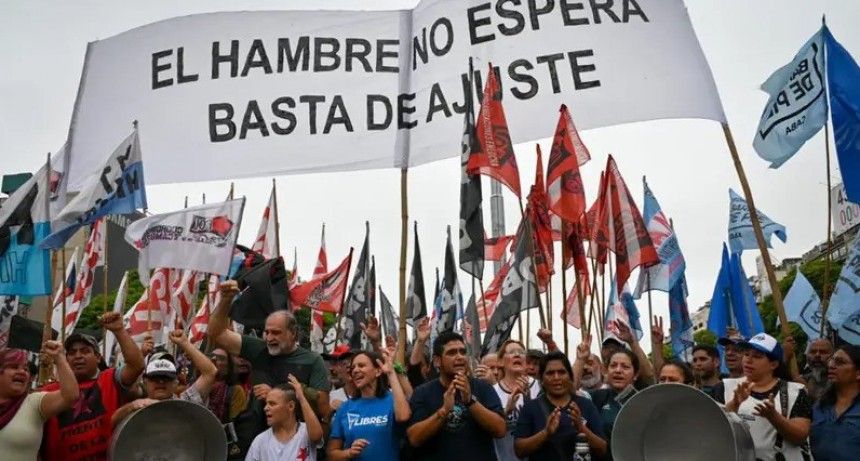 Los movimientos sociales protestan contra el ajuste de Pettovello y Milei