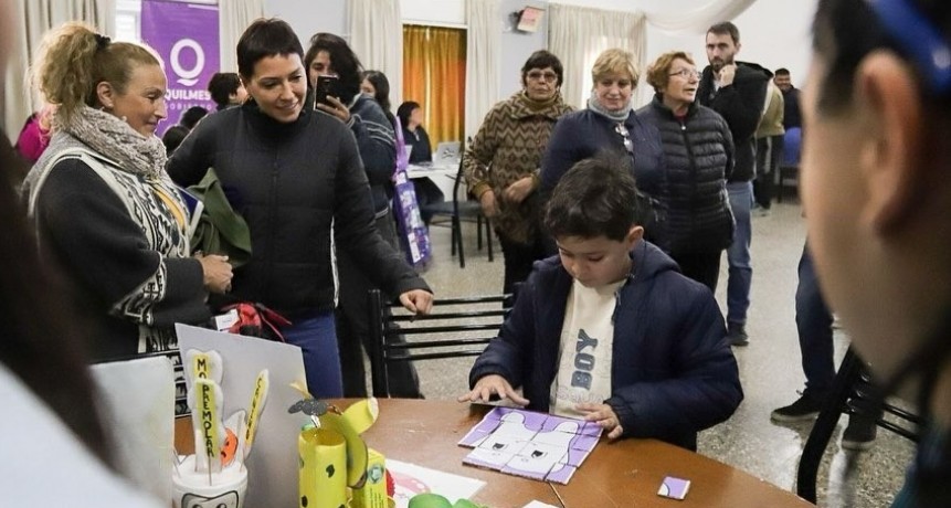 Mayra recorrió un nuevo operativo Quilmes Cerca en el barrio Amancay