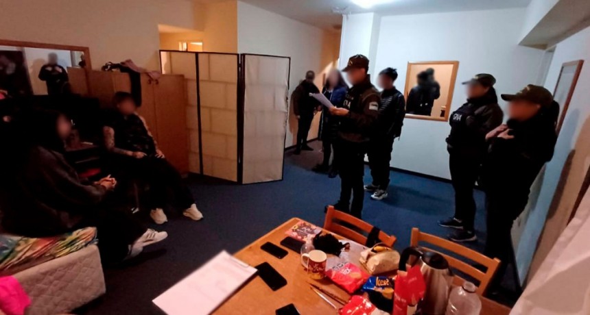 Gendarmería rescató a 10 mujeres víctimas de explotación sexual en operativos en Buenos Aires y Quilmes