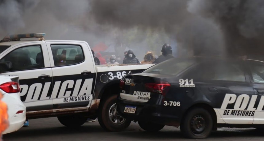 Los policías de Misiones rechazan el ofrecimiento del gobierno y endurecen sus protestas