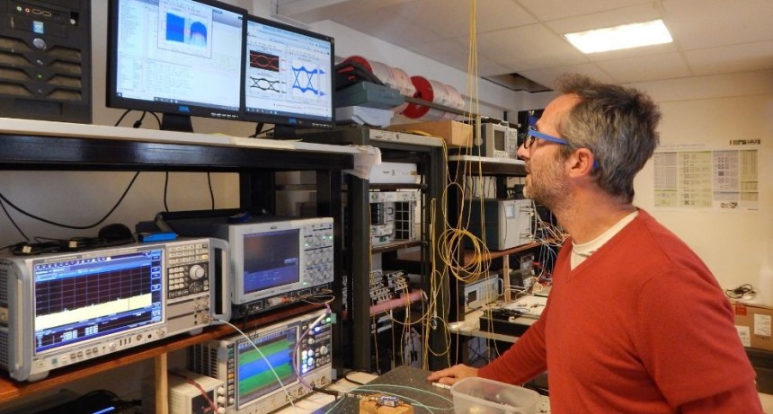 Científicos del CONICET y la CNEA desarrollan tecnologías de punta en el campo de las telecomunicaciones