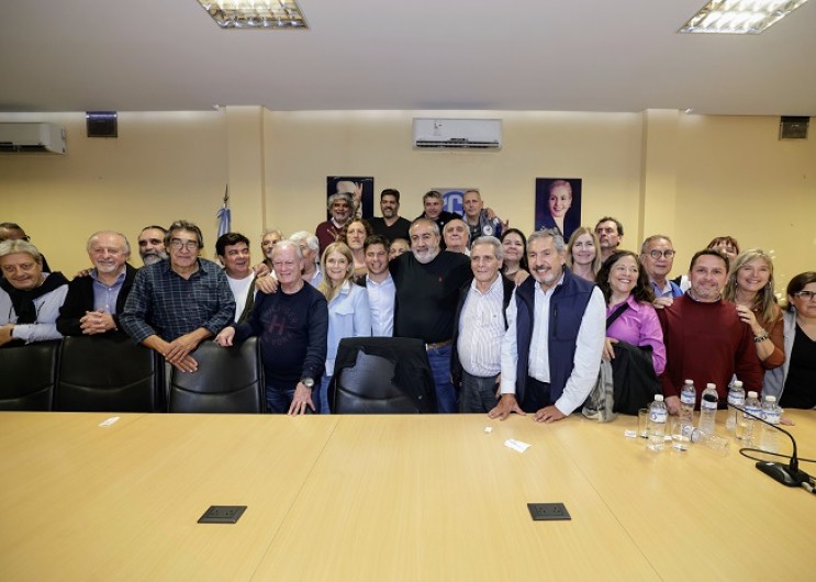 Kicillof se reunió con gremios y advirtió: “El punto de partida para frenar a Milei es el movimiento obrero”
