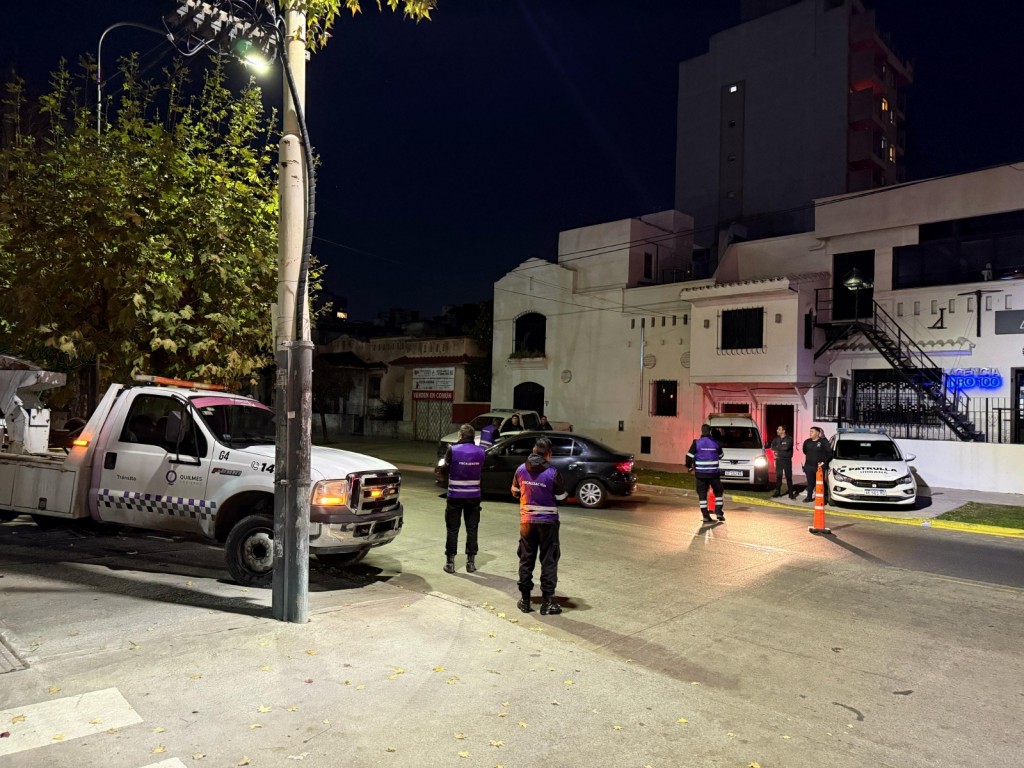 Operativo de saturación en Bernal: controles, demoras y una aprehensión por resistencia a la autoridad