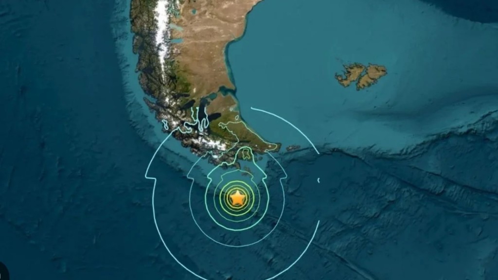 Fuerte sismo de 7,5 grados sacudió el sur de Chile y rige alerta por tsunami
