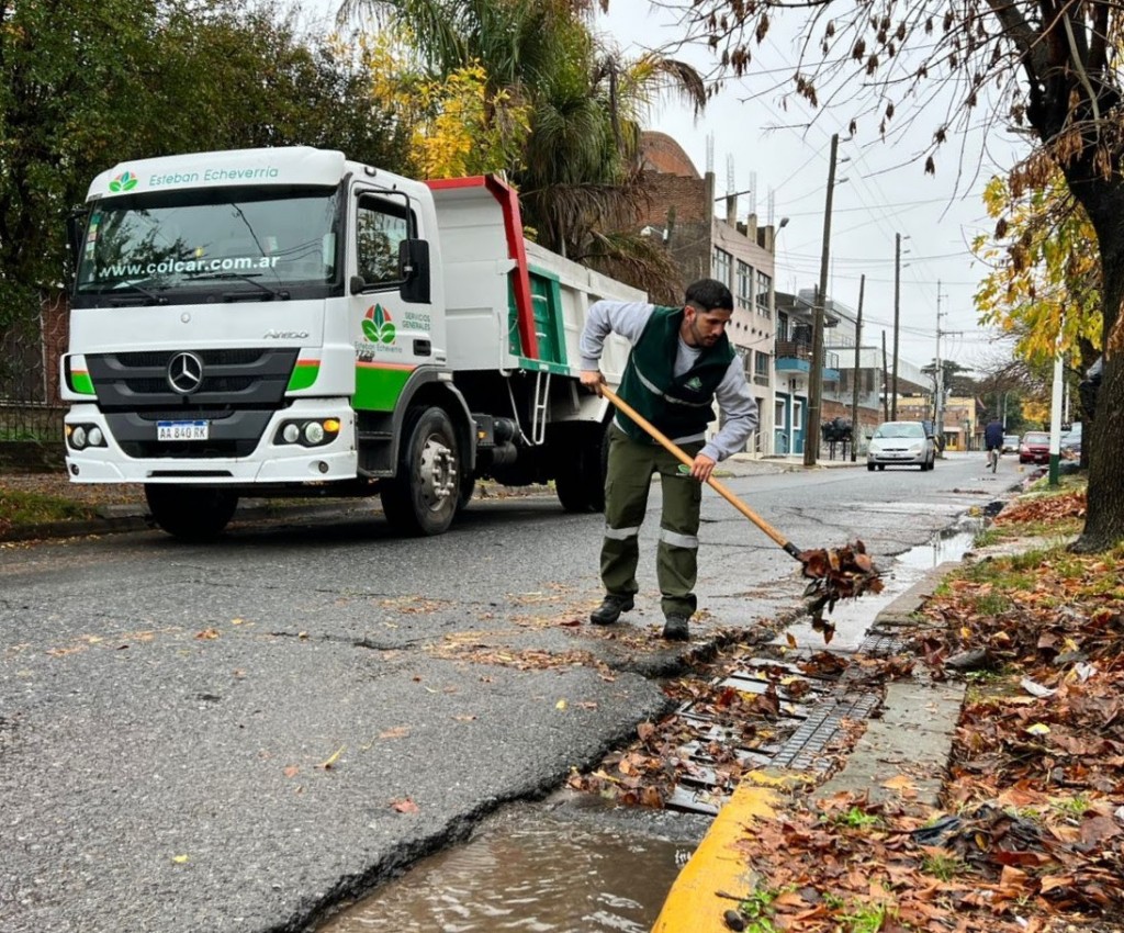 Esteban Echeverría: el Municipio desplegó un operativo de limpieza en las cinco localidades del distrito