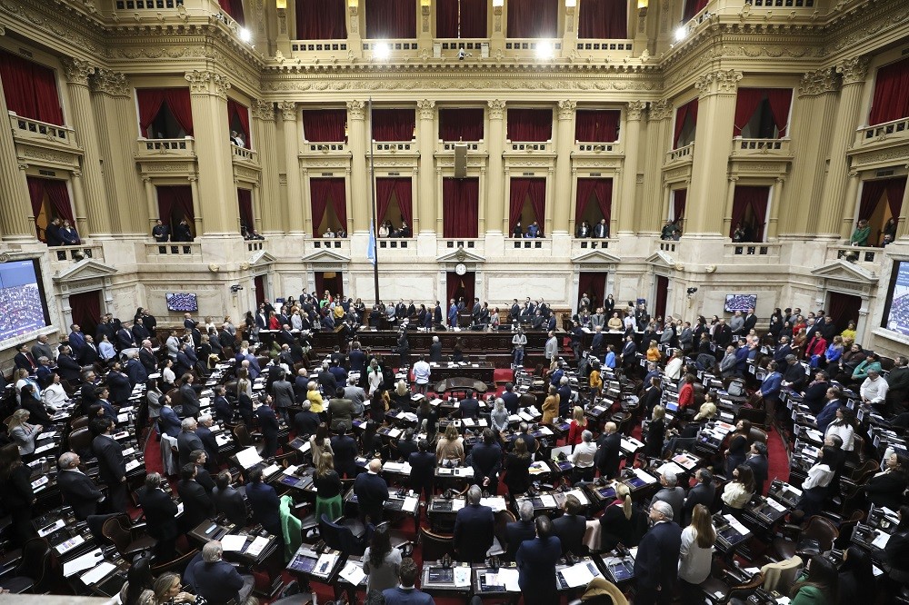Senadores libertarios, radicales y del PRO bloquearon la interpelación a Karina Milei y Luis Caputo por el caso $LIBRA