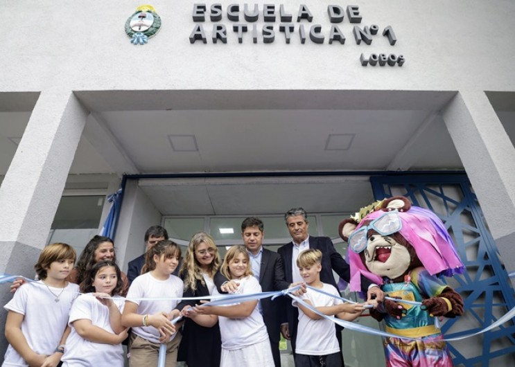 Kicillof inauguró una escuela de arte en Lobos y lanzó un fuerte mensaje contra el ajuste nacional
