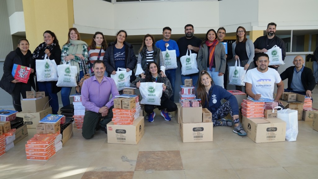 Merlo entregó kits escolares a centros socioeducativos para fortalecer la revinculación académica