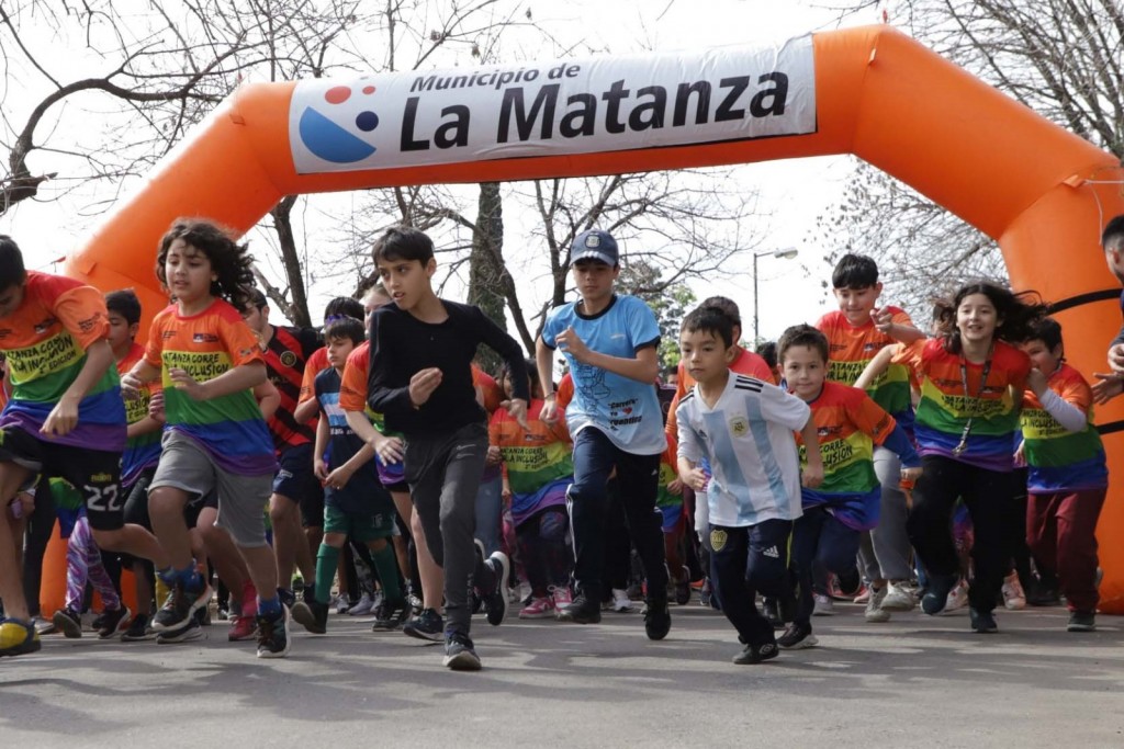 Isidro Casanova celebra su 114° aniversario con una carrera abierta a la comunidad
