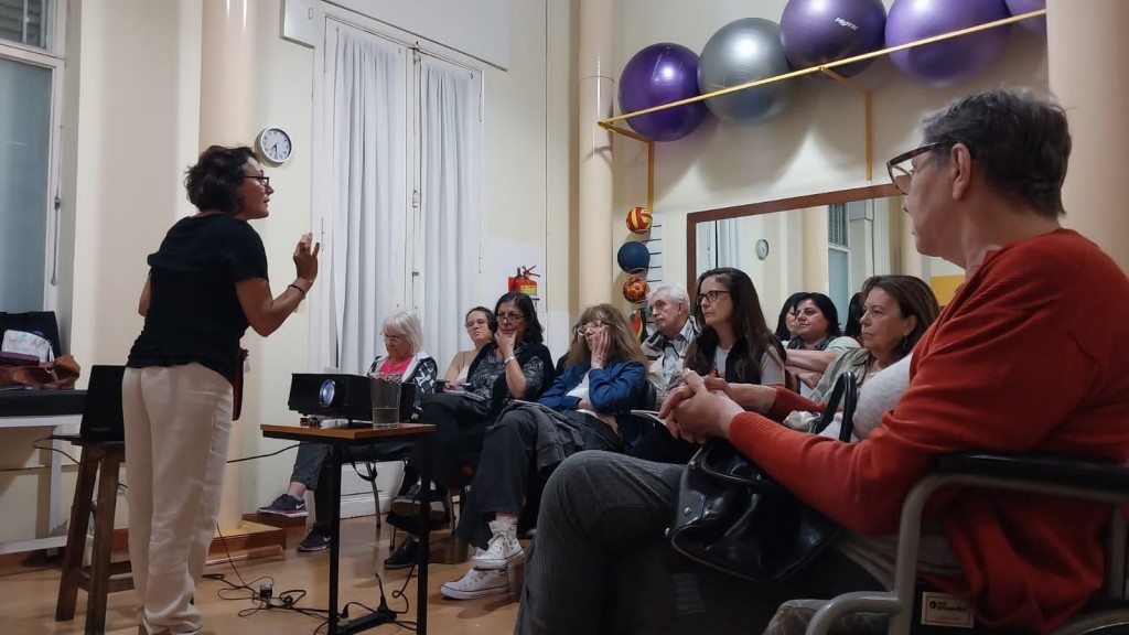 El centro Kinac organizó seminario sobre el uso de imanes terapéuticos 