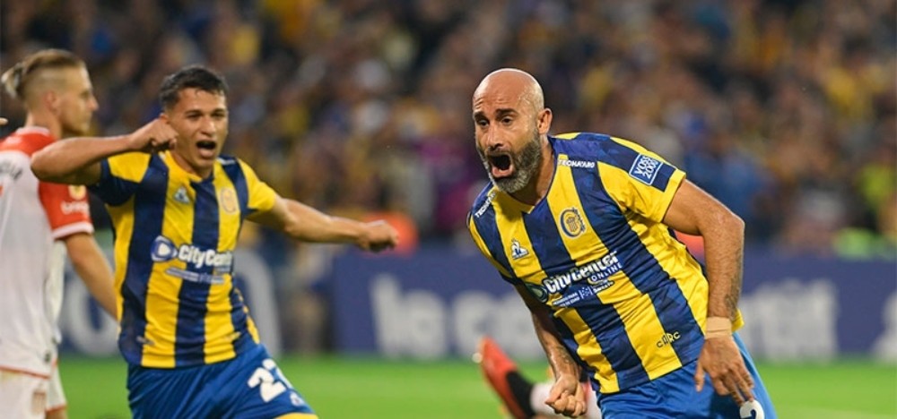Rosario Central lo ganó en el final y sigue con vida en el Torneo Apertura