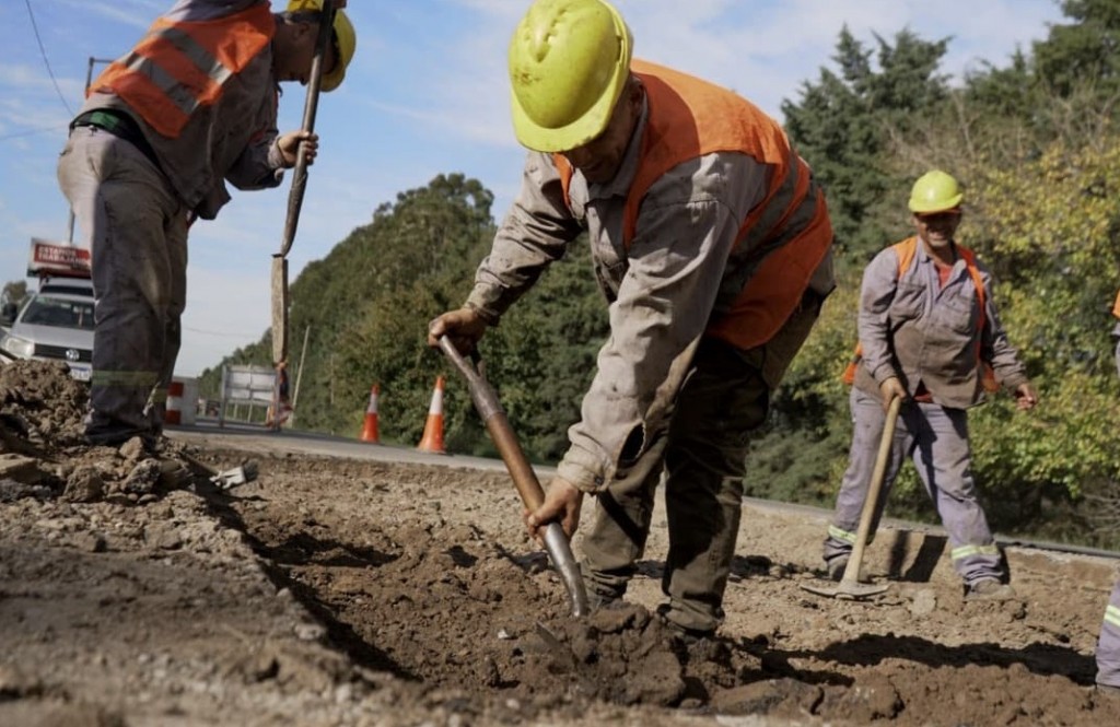Canning: avanzan las obras de bacheo en Sargento Cabral y hay reducción de calzada