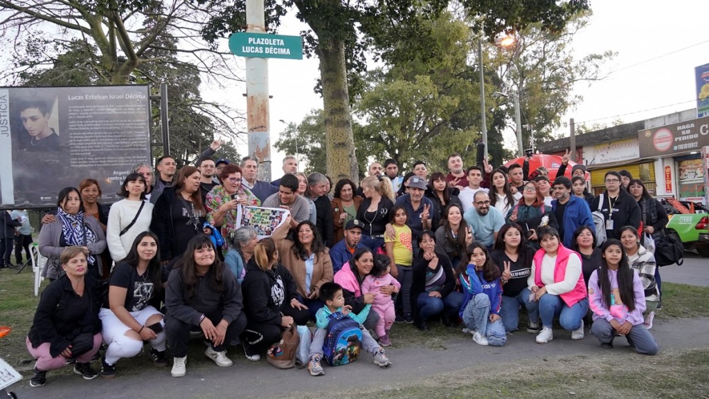 Merlo rindió homenaje a Lucas Décima con una plazoleta que lleva su nombre