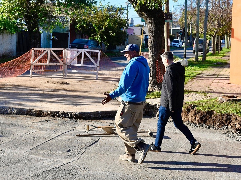 Luis Guillón: Gray supervisó obras de bacheo con hormigón de alta resistencia