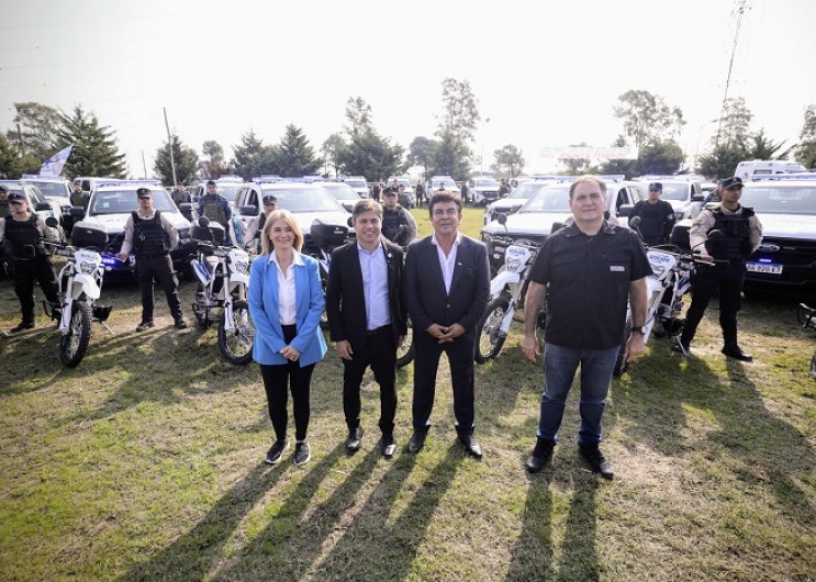 Kicillof refuerza la seguridad en La Matanza con patrulleros, motos y una nueva base policial