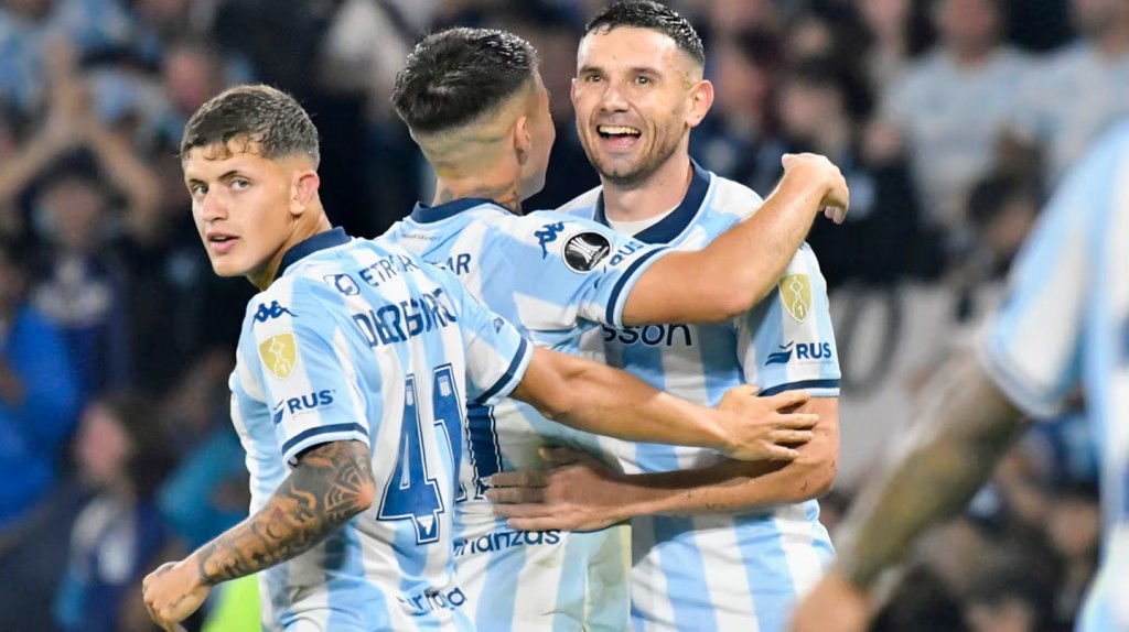 Con Maravilla como figura, Racing goleó a Colo-Colo y se metió en octavos de la Libertadores