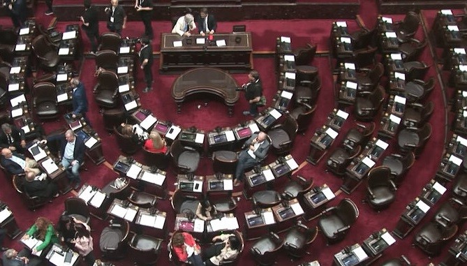 El oficialismo bloquea en Diputados el avance de la comisión que investiga la estafa con criptomonedas promovida por Milei