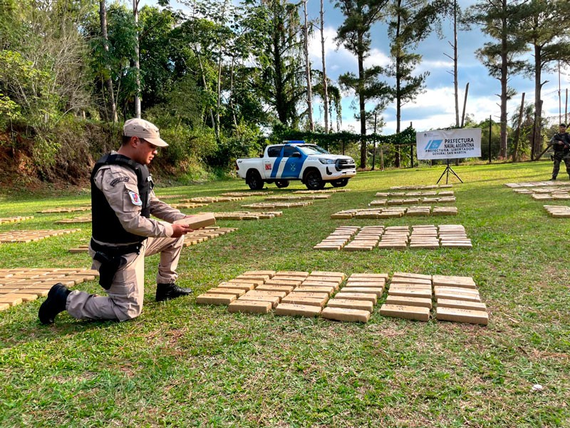 Prefectura incautó más de 1.700 kilos de marihuana en el Paraná