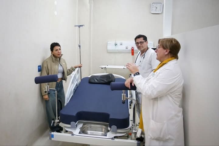 Quilmes promueve el parto respetado: Mayra Mendoza entregó un sillón multiposición al Hospital Oller