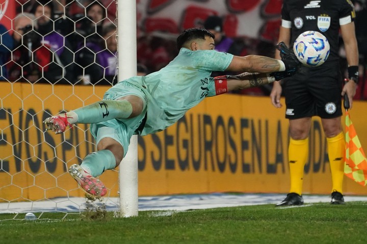 Huracán eliminó a Independiente por penales y jugará la final del Torneo Apertura tras 52 años