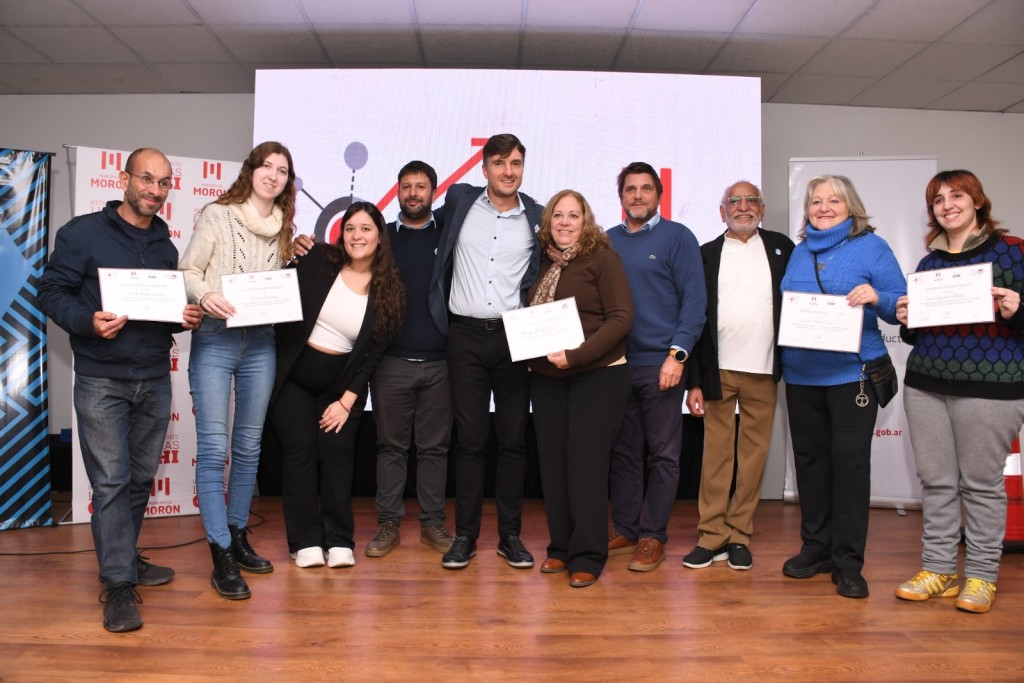 Morón apuesta al futuro: entregaron diplomas de Impulso Digital a más de 40 comerciantes