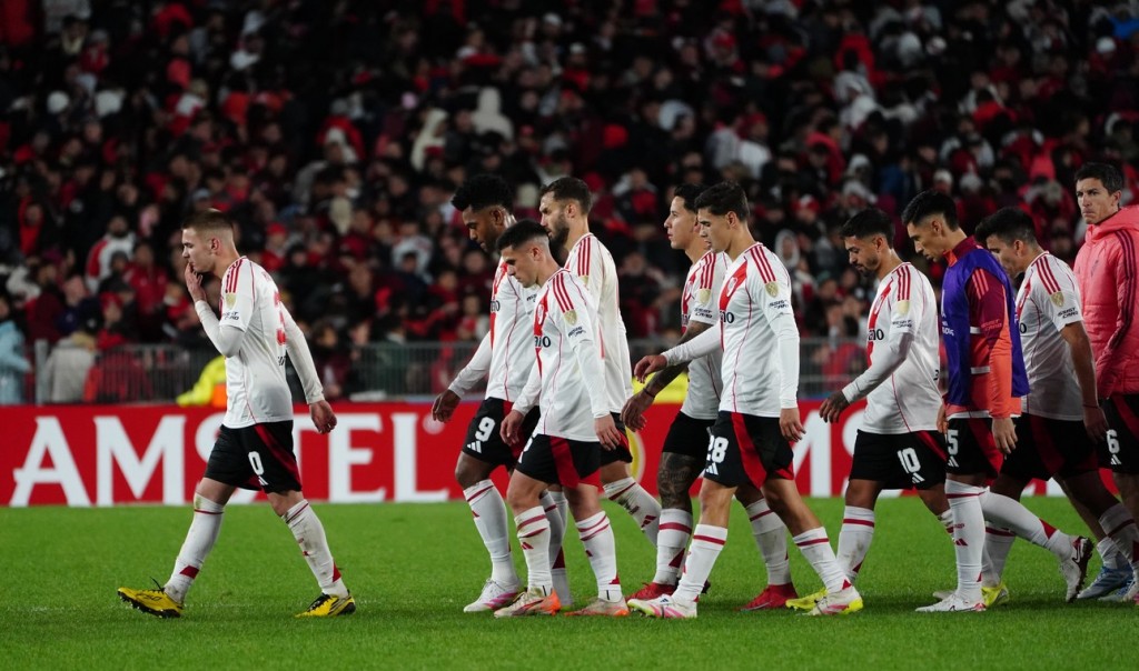 River tropezó en casa y encendió las alarmas antes del Mundial de Clubes