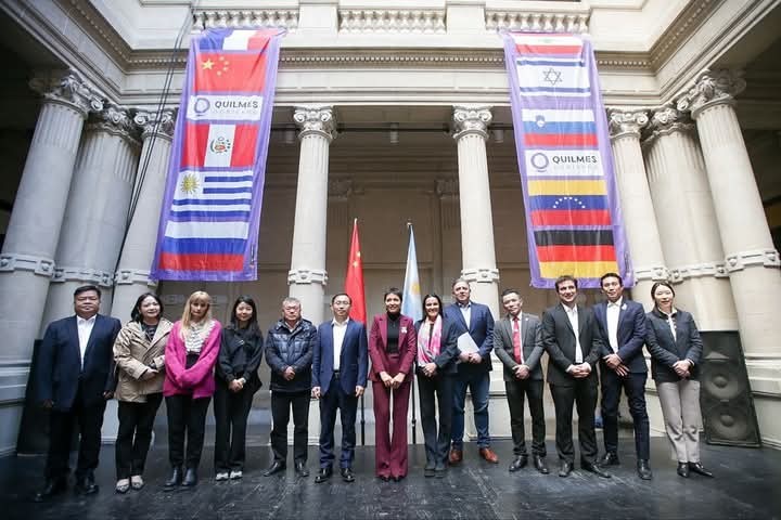 Mayra Mendoza recibió a autoridades de Chongqing para avanzar en inversiones sostenibles en Quilmes