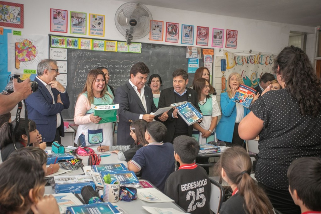 Un millón de libros y 300 mil kits escolares: Espinoza y Kicillof redoblan la apuesta por la educación pública en La Matanza