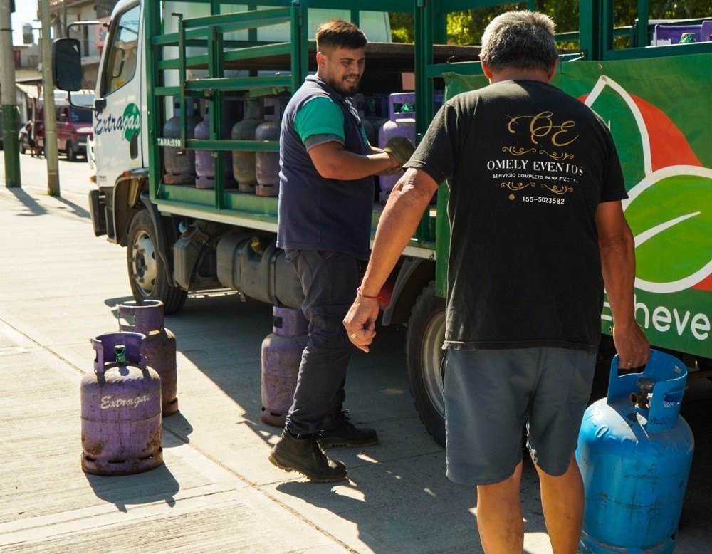 Nuevo operativo de recarga de garrafas a precio social en Monte Grande Sur