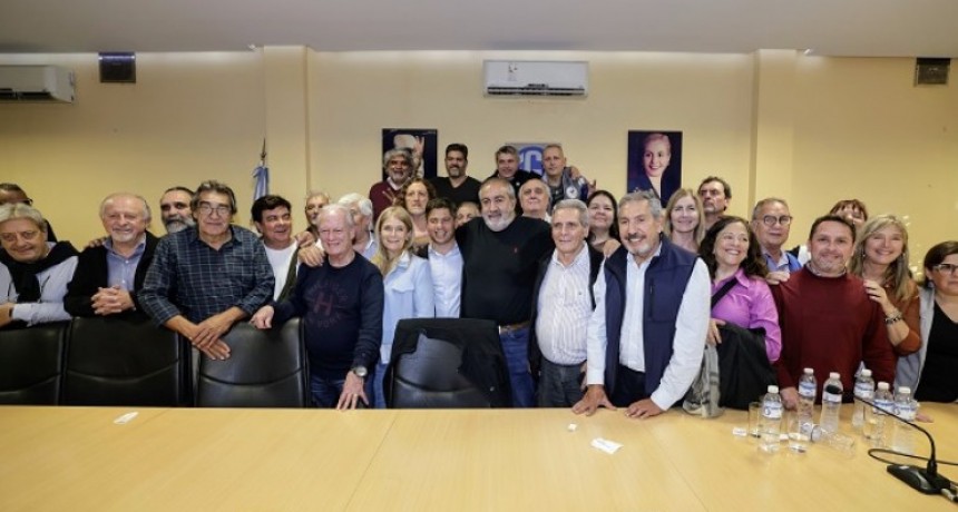 Kicillof se reunió con gremios y advirtió: “El punto de partida para frenar a Milei es el movimiento obrero”