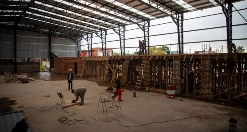Avanzan a buen ritmo las obras del Polideportivo del barrio Kolynos en Quilmes Oeste