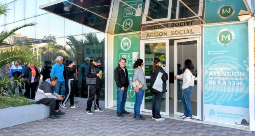 Merlo refuerza el acceso a la salud visual con entrega gratuita de anteojos