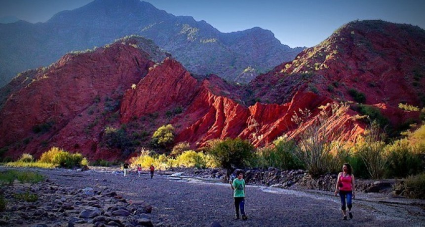 Tinogasta: vinos, termas y paisajes al pie de los Andes