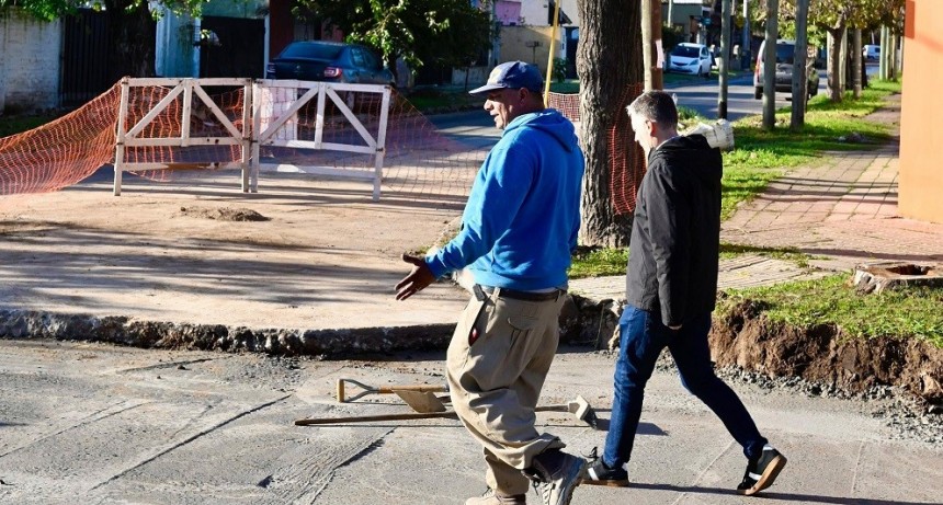 Luis Guillón: Gray supervisó obras de bacheo con hormigón de alta resistencia
