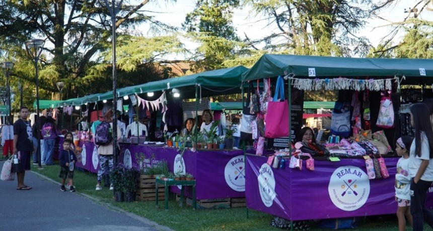 Merlo celebra la Revolución de Mayo con una nueva edición de la Feria de Emprendedoras