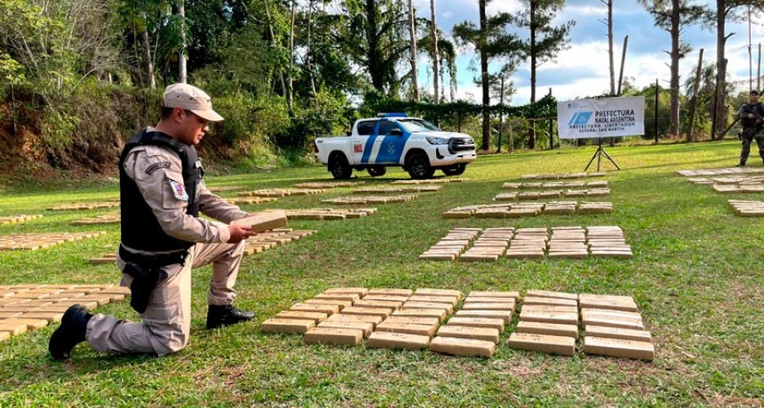 Prefectura incautó más de 1.700 kilos de marihuana en el Paraná