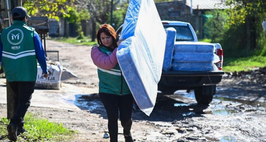 Merlo sigue asistiendo a los damnificados: operativos territoriales y ayuda directa a los vecinos