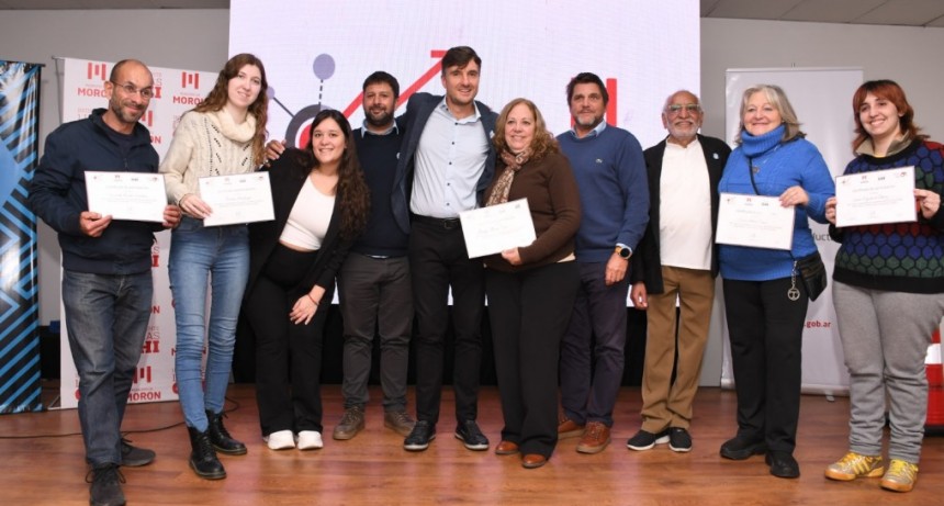 Morón apuesta al futuro: entregaron diplomas de Impulso Digital a más de 40 comerciantes