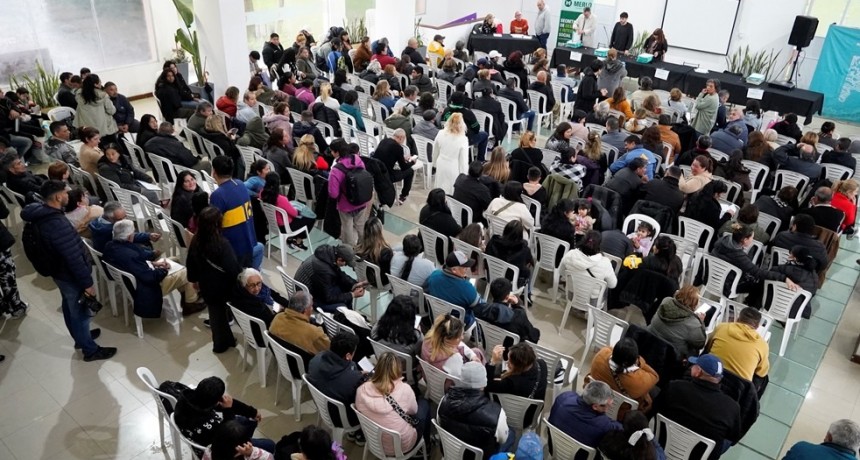 Más familias de Merlo acceden a la escritura de sus viviendas